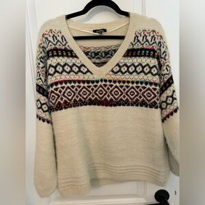Sweater cream with colorful detail